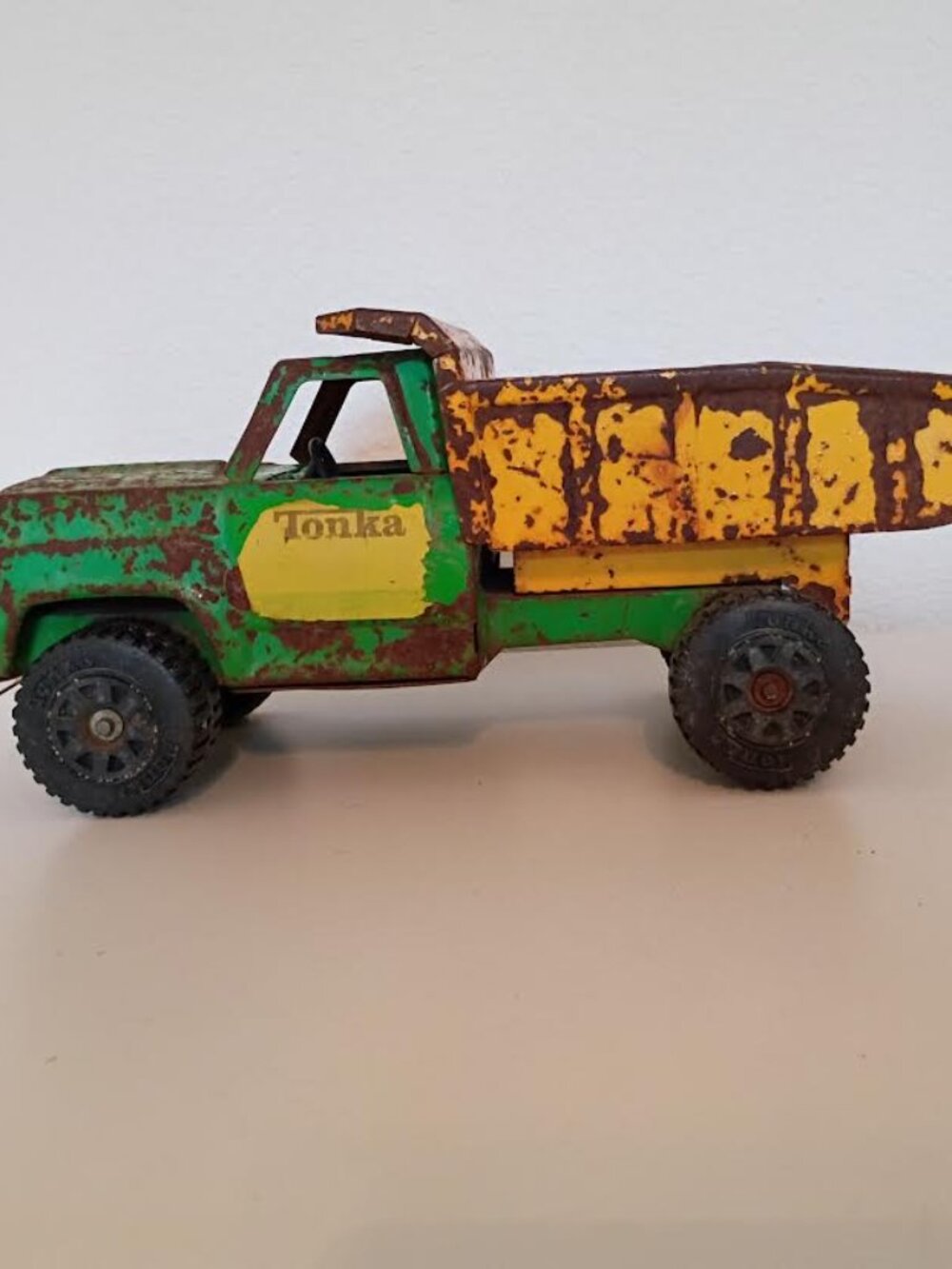VINTAGE TONKA METAL STEEL DUMP TRUCK #13190 GREEN YELLOW RUSTY RESTORE PROJECT